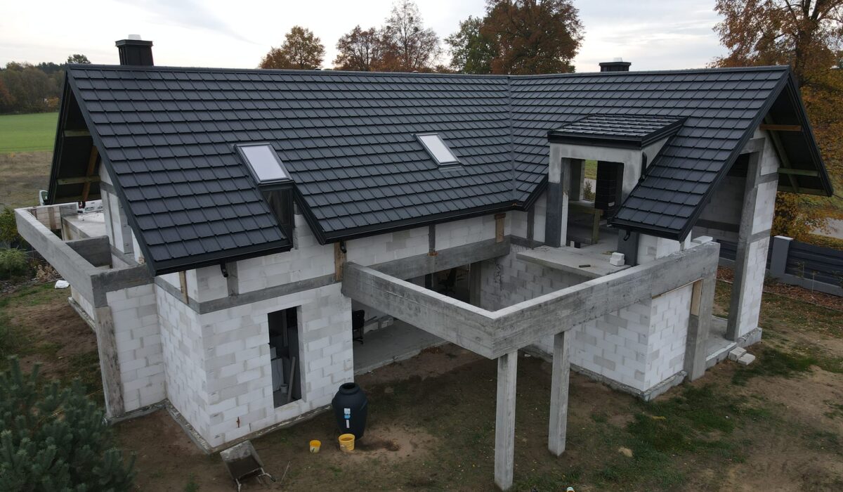 Blachodachówka Blachotrapez Estima – Trwałość i Estetyka na Lata