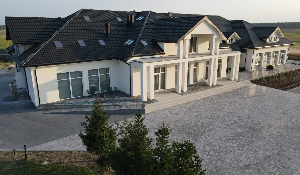 Realizacja Domu Weselnego z Blachodachówką Blachotrapez Germania