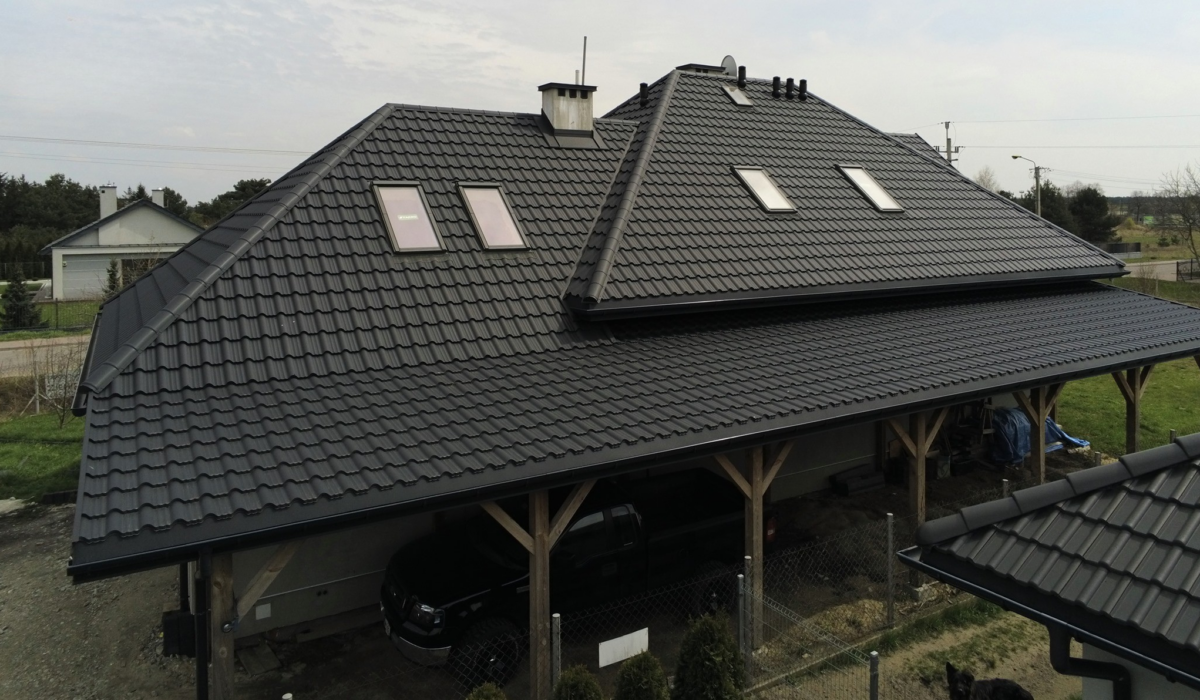 Realizacja blachodachówki Blachotrapez Enigma Polmar Dachy
