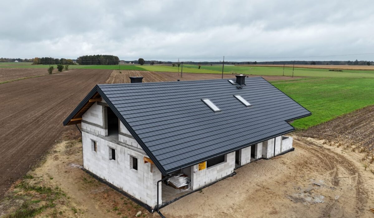 Blachodachówka Budmat Como w kolorze 7016